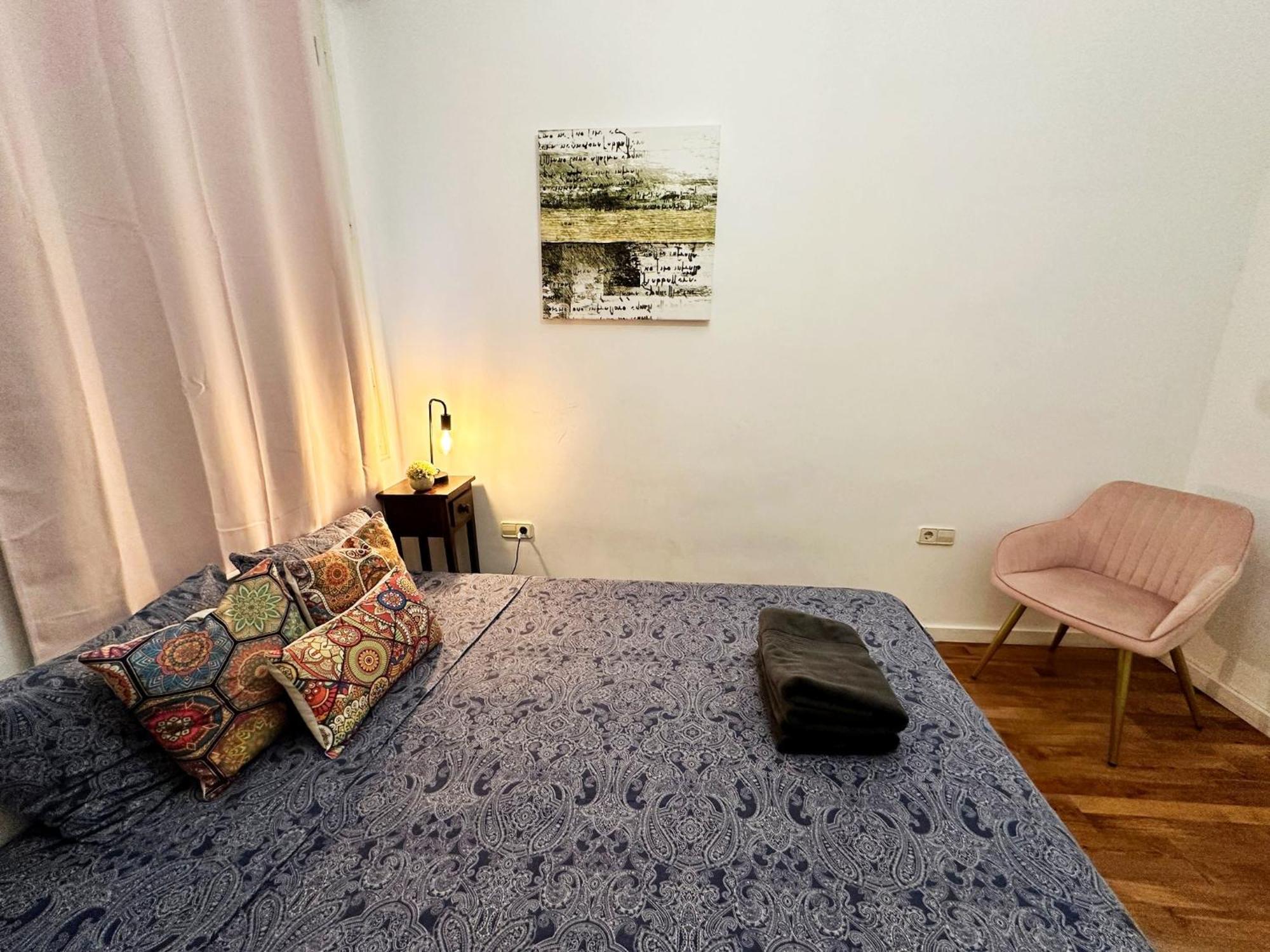 By Urquinaona Private Rooms Barcelona Bagian luar foto